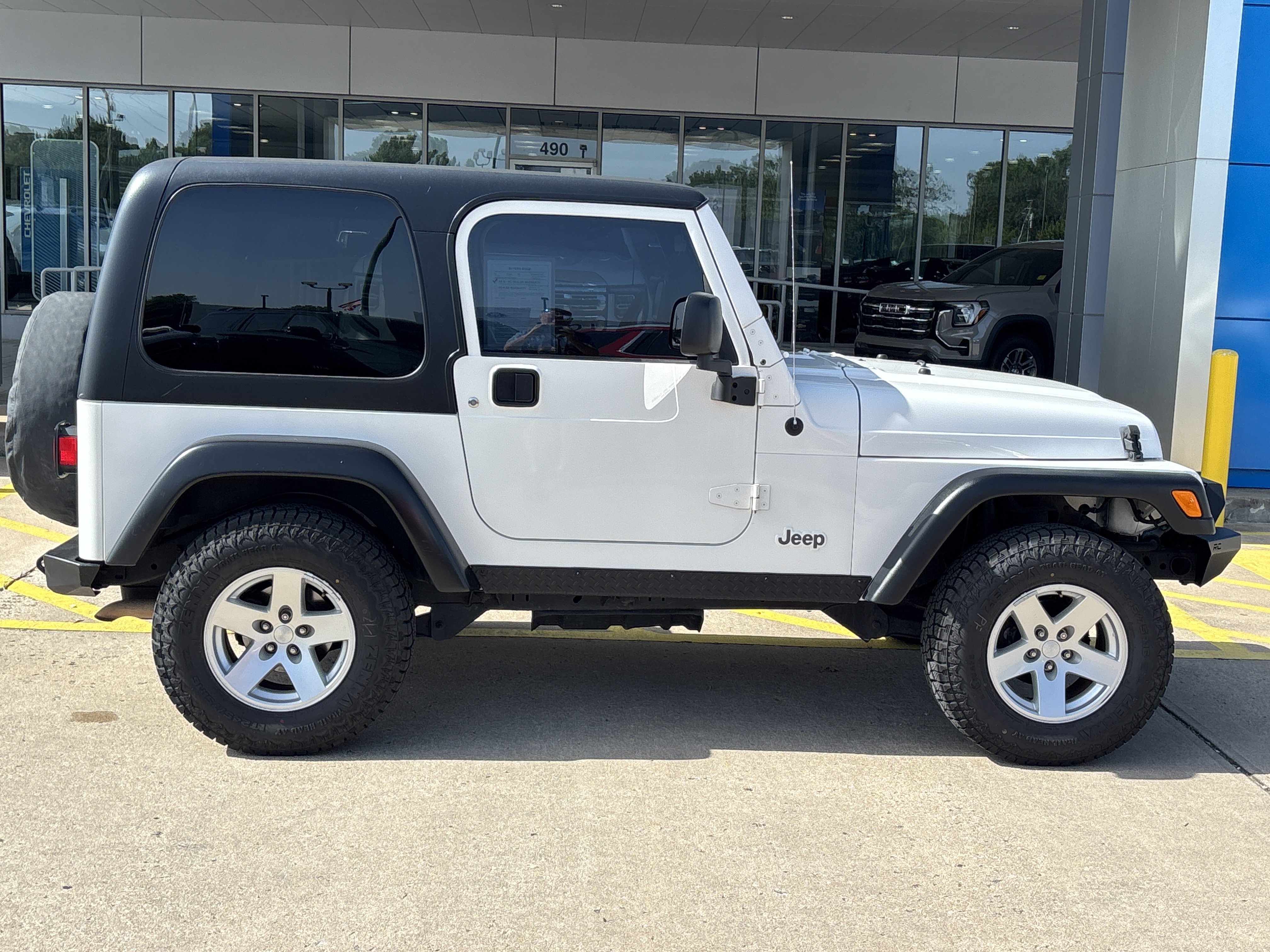 Used 2006 White Jeep Rubicon image 2