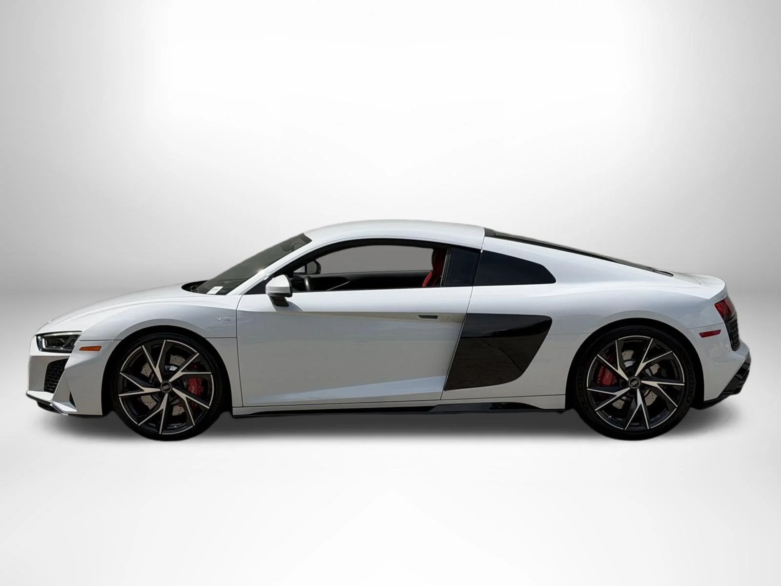 Used 2023 Suzuka Gray Metallic Audi V10 performance image 6