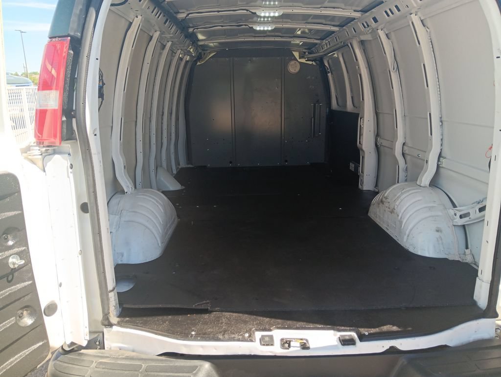 Used 2024 Summit White Chevrolet WT image 21