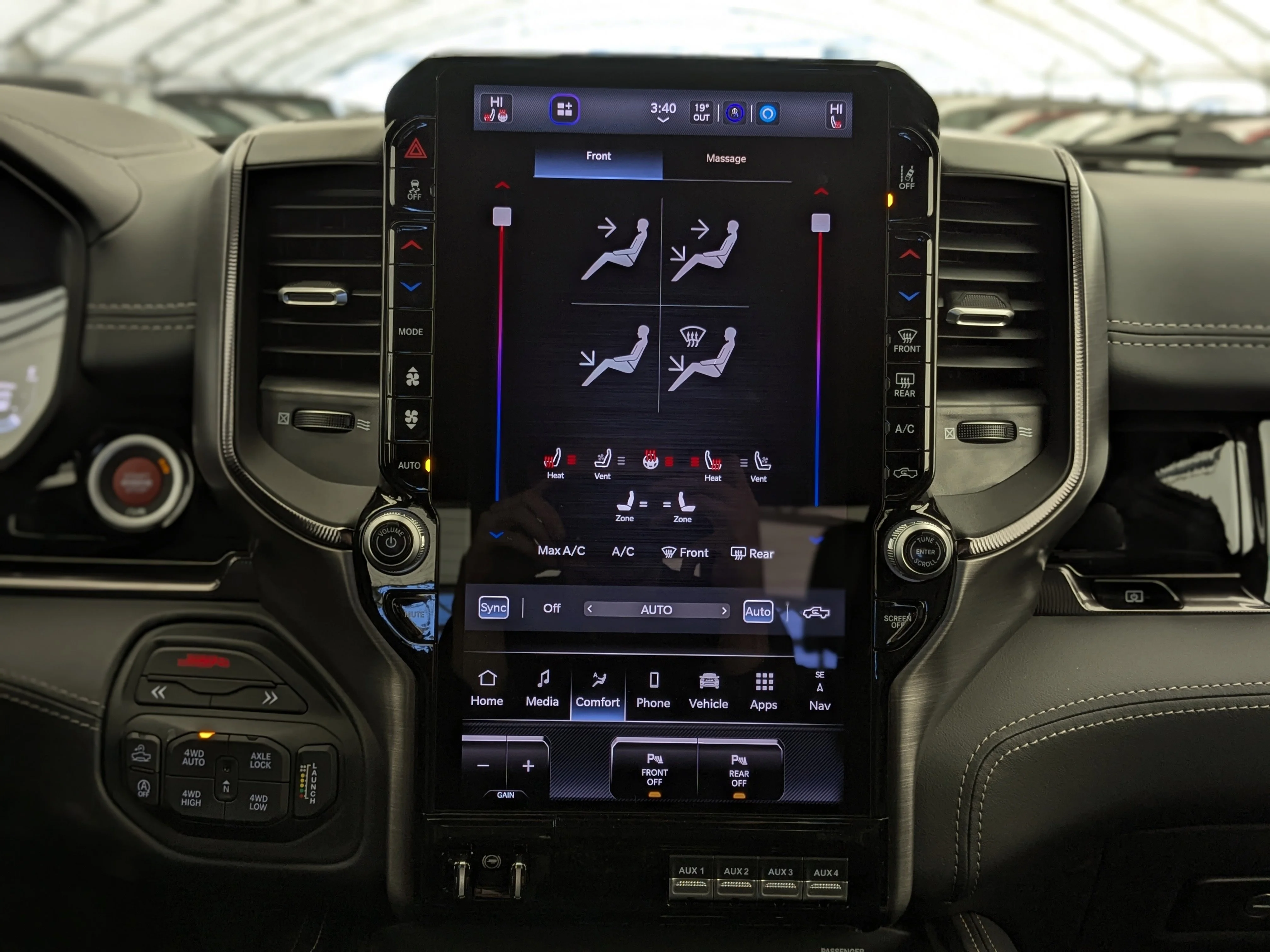 New 2026 Blue RAM RHO - - 3.0L Hurricane HO T-Turbo - RHO Level 1 Pkg w/ 14.4 Screen - Pano Sunroof & Massage Seats! image 25