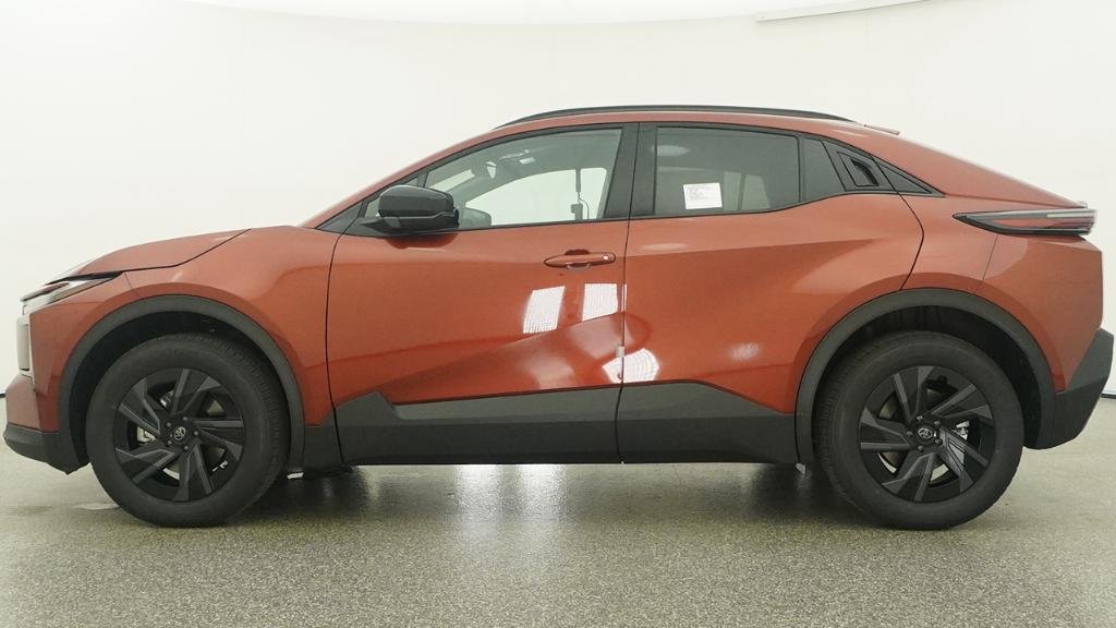 New 2026 Tandoori Toyota SE image 5
