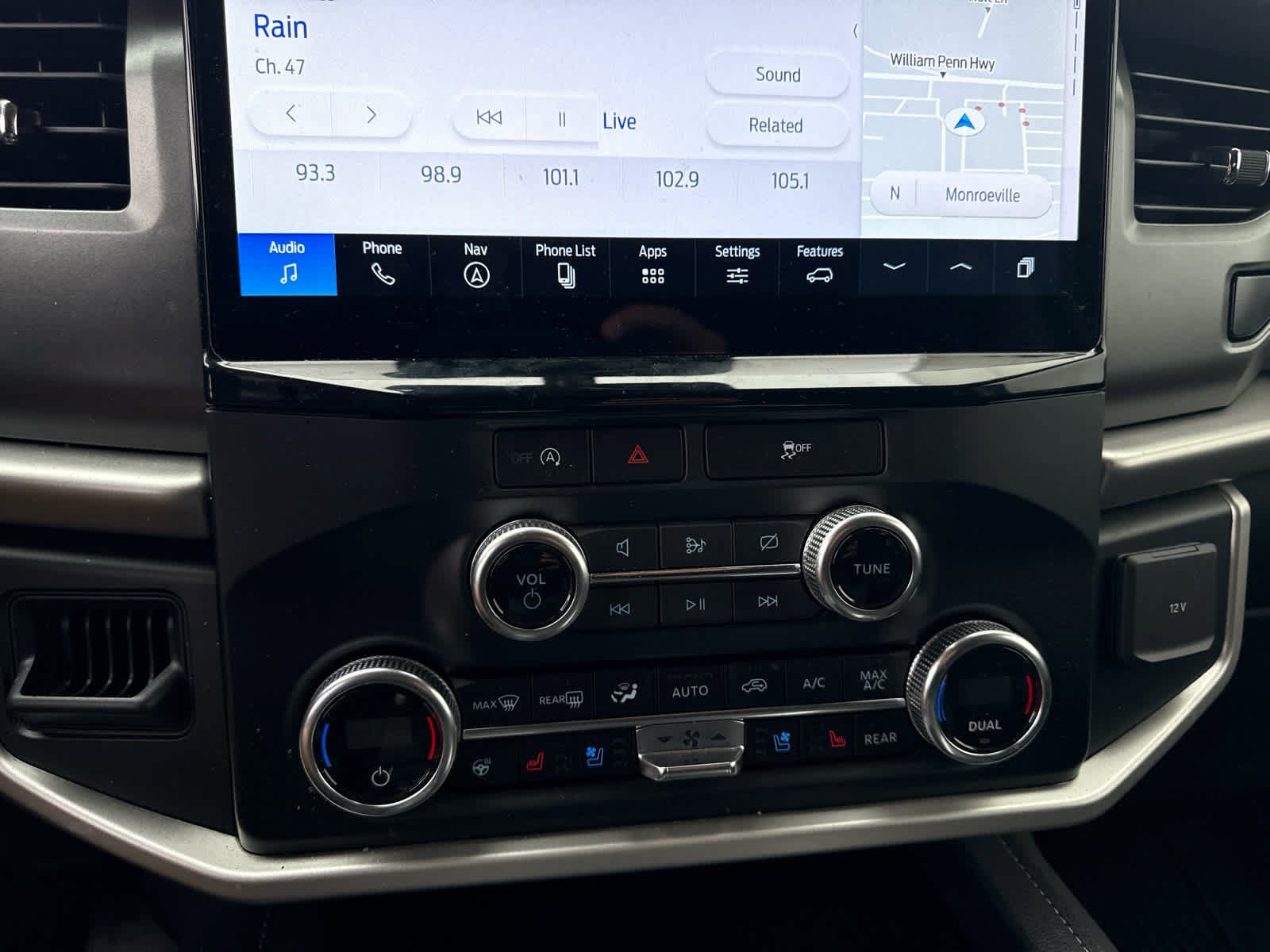 Used 2024 Dark Matter Gray Metallic Ford XLT image 16
