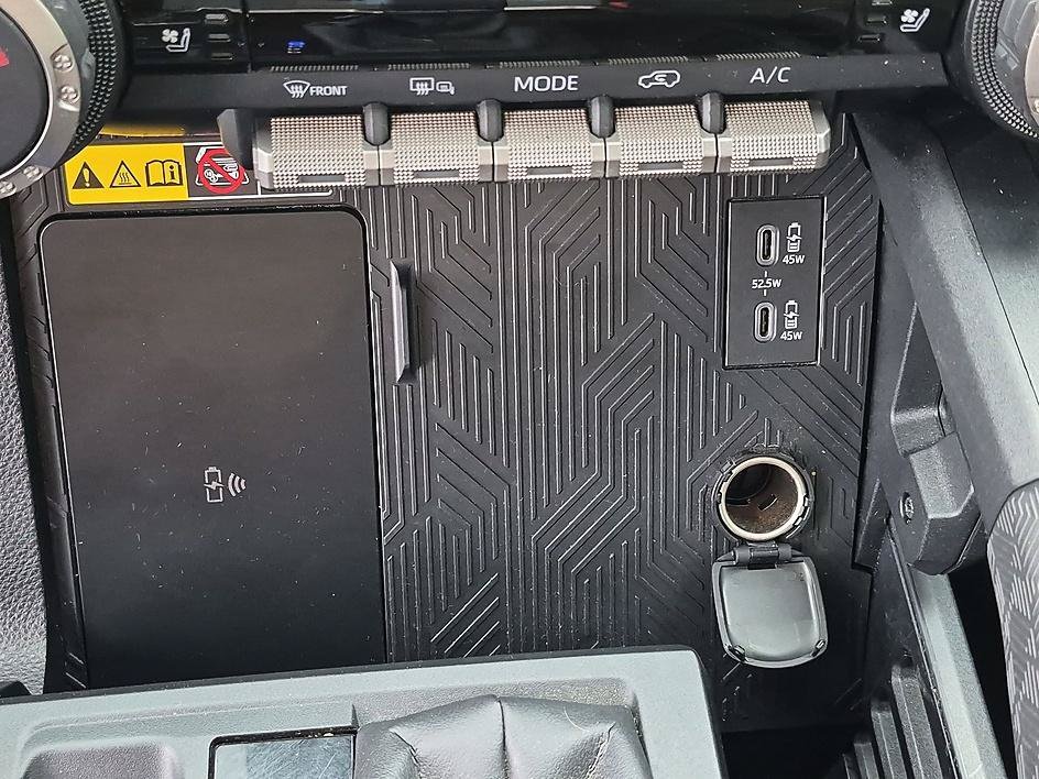 Used 2025 Cutting Edge Toyota SR5 image 25
