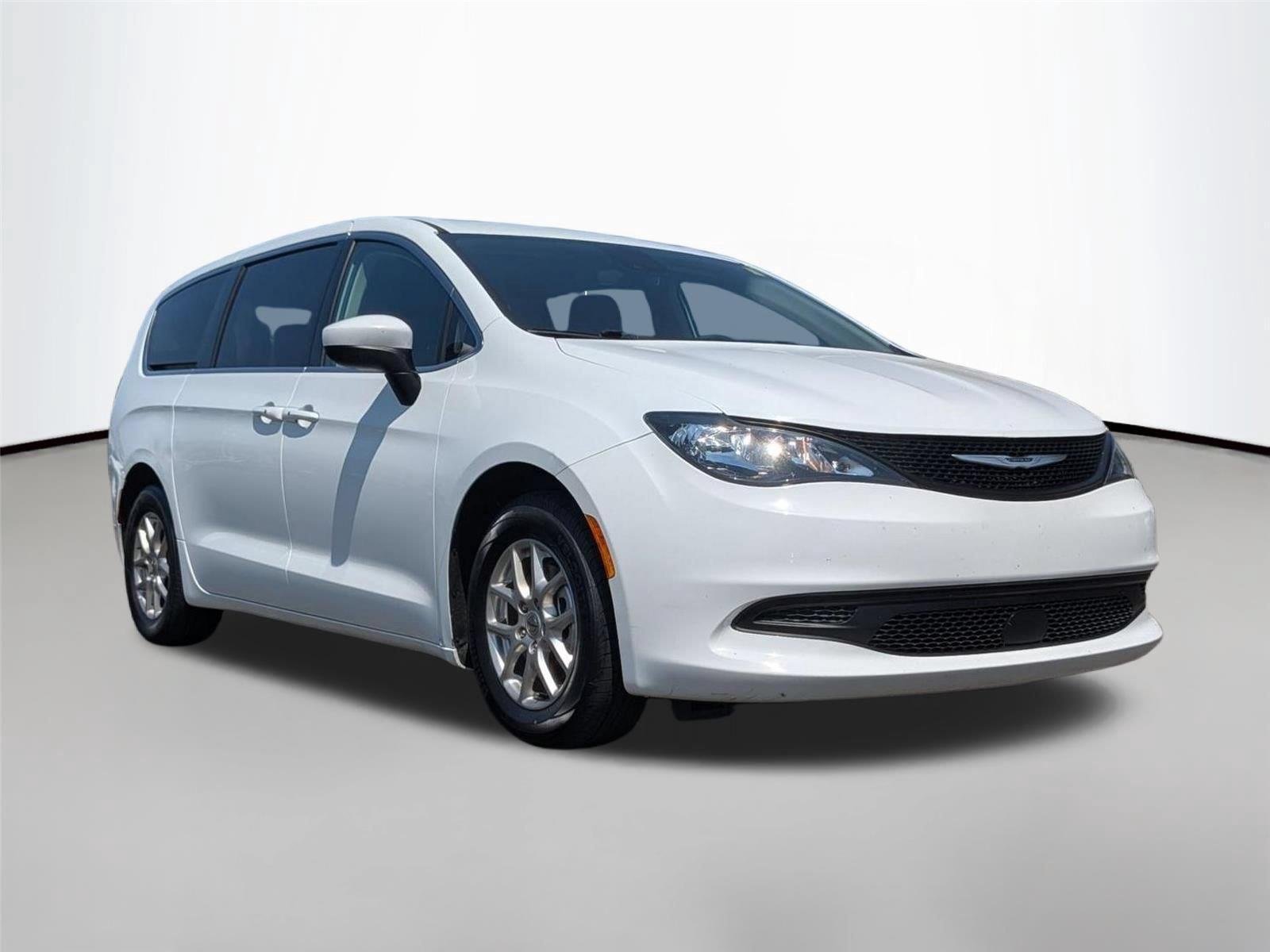 Used 2023 Bright White Clearcoat Chrysler LX image 7