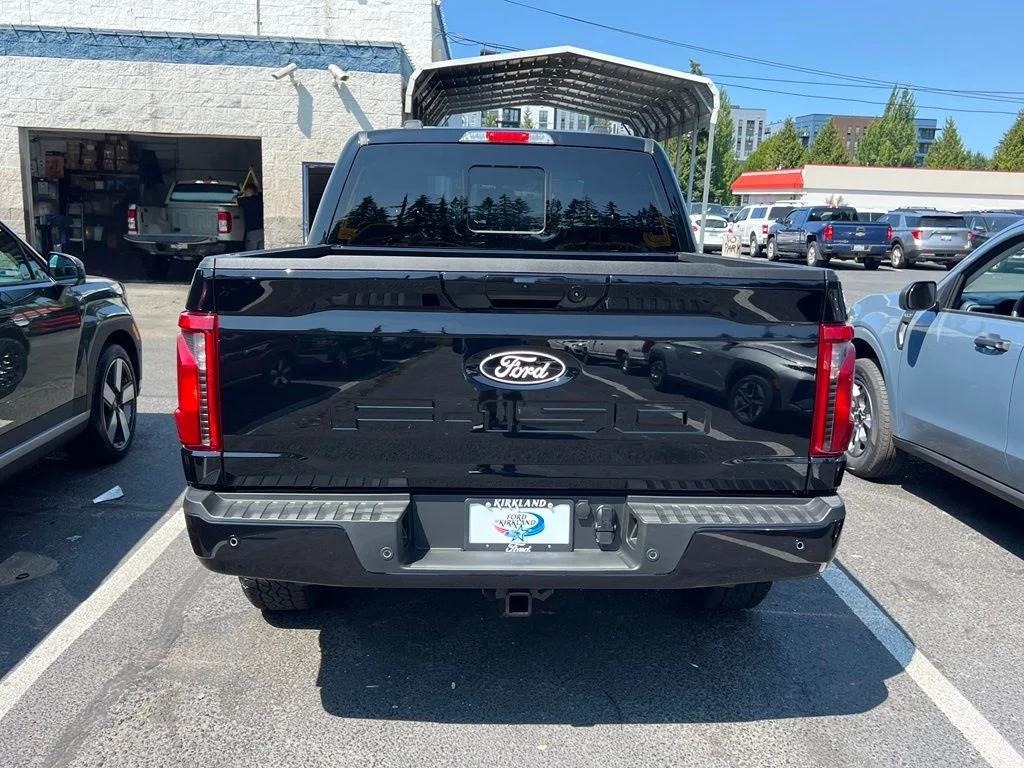 New 2026 Agate Black Metallic Ford XLT image 7