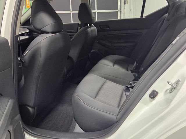 Used 2025 White Nissan 2.5 SV image 6