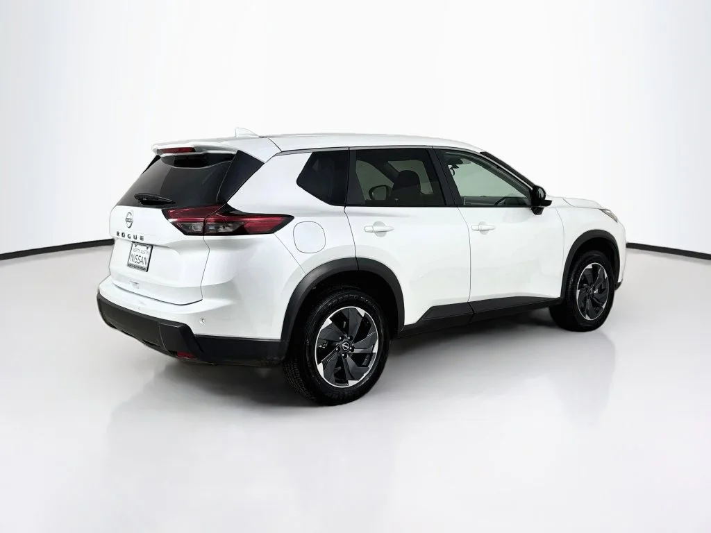 Used 2025 White Nissan SV image 7