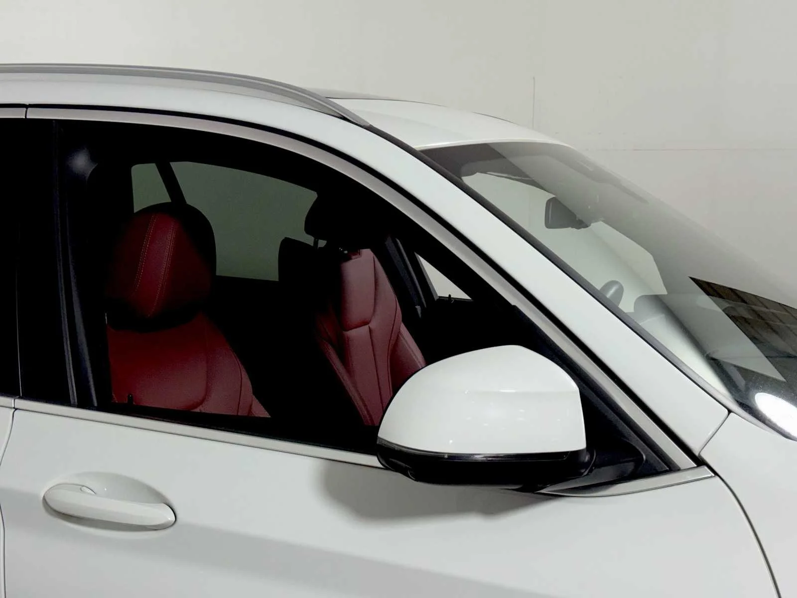 Used 2024 Alpine White BMW xDrive30i image 30