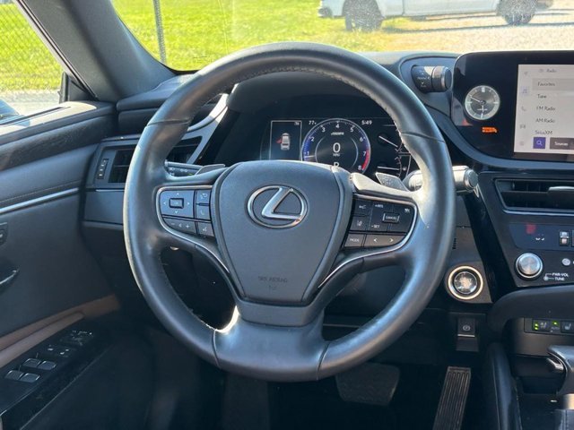 Used 2023 White Lexus ES 250 image 13