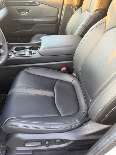 Certified Used 2025 Platinum White Honda EX-L image 4
