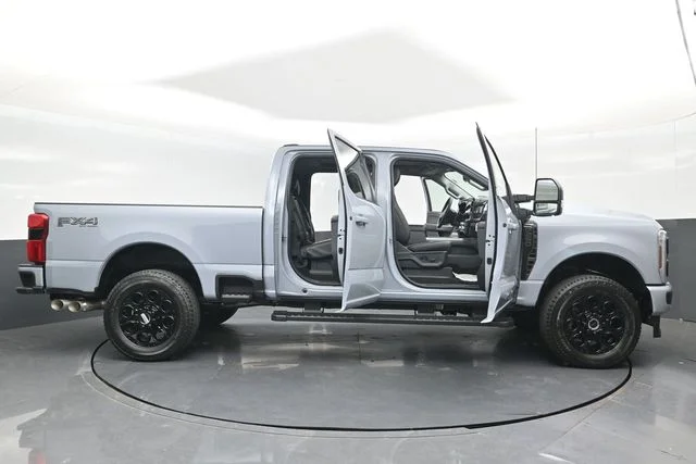 New 2027 Glacier Gray Metallic Tri-Coat Ford F-250® Lariat® image 29