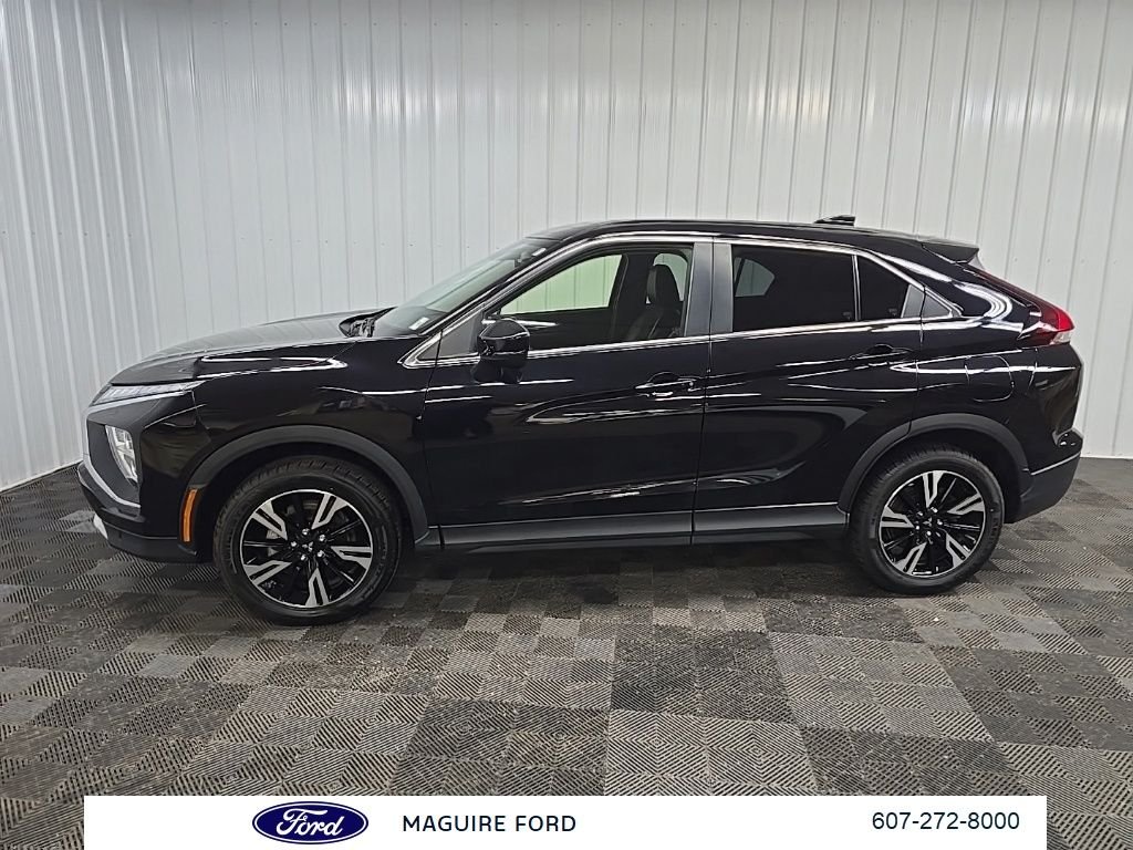 Used 2025 Labrador Black Pearl Mitsubishi SE image 6