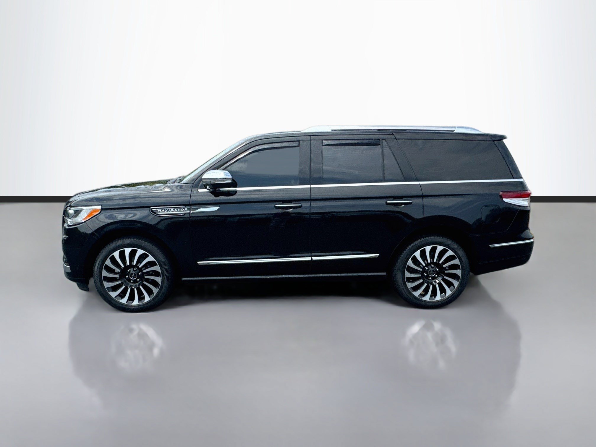 Used 2022 Black Metallic Lincoln Black Label image 4