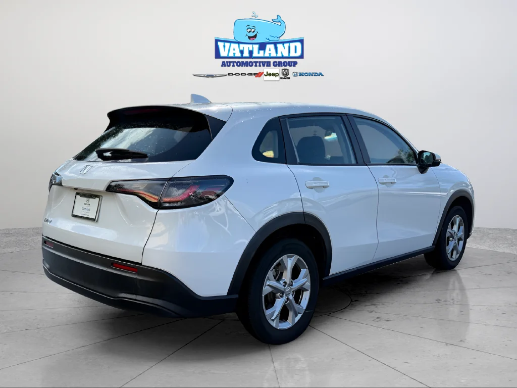 Used 2024 Platinum White Pearl Honda LX image 5