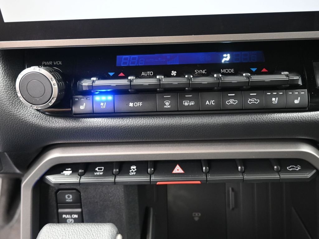 Used 2025  Toyota Limited image 6