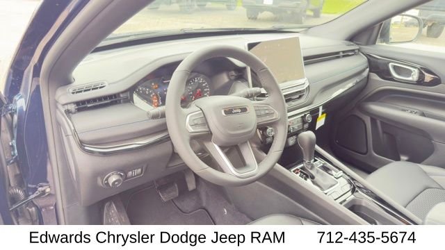 New 2026 Fathom Blue Pearl-Coat Exterior Paint Jeep Latitude image 13