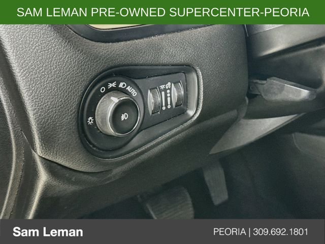 Used 2016 Blue Jeep Limited image 10