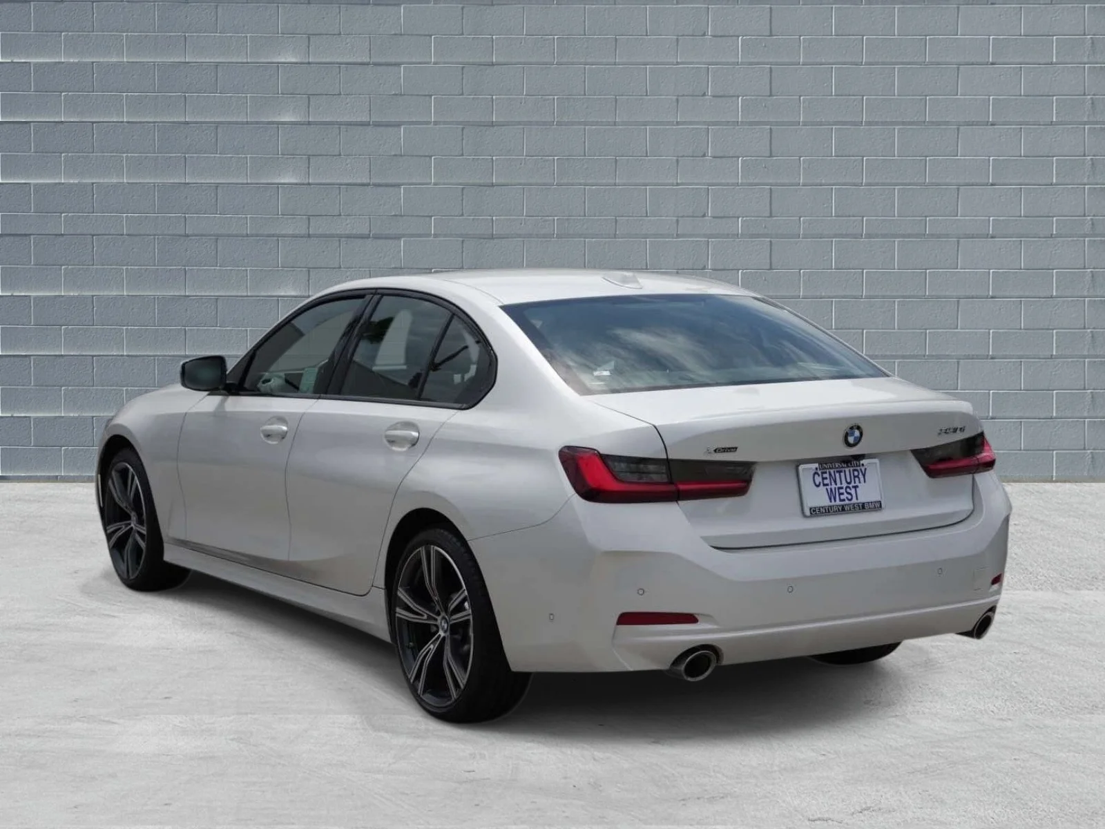 Used 2023 Mineral White Metallic BMW 330i xDrive Sedan image 3