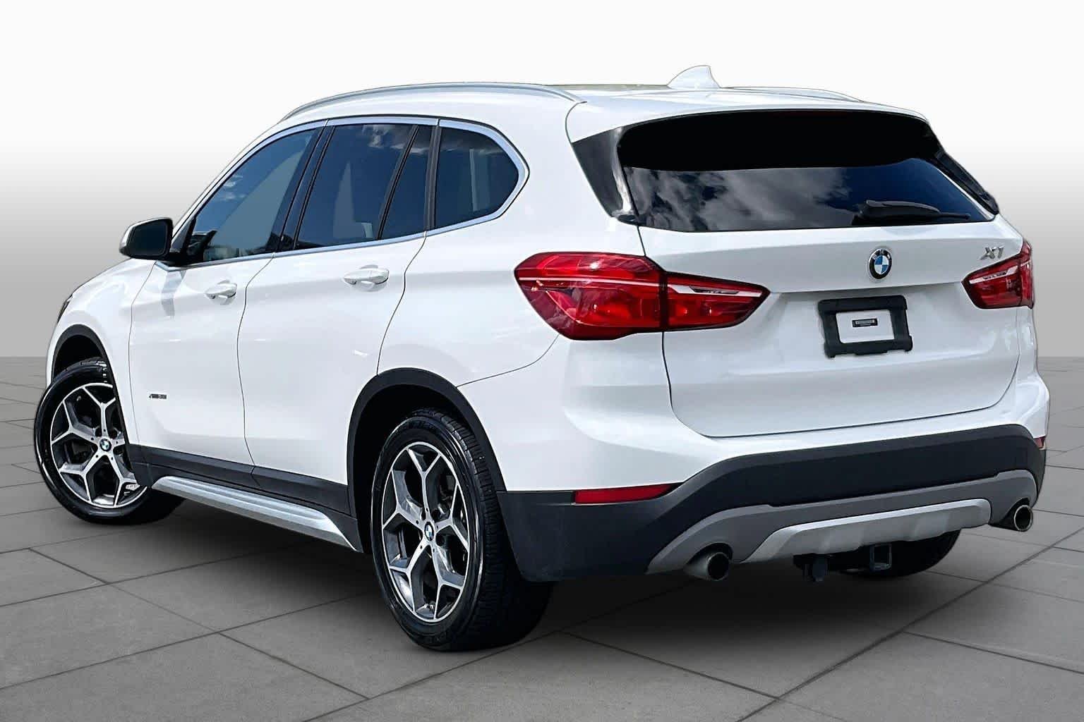 Used 2017 Alpine White BMW xDrive28i image 11