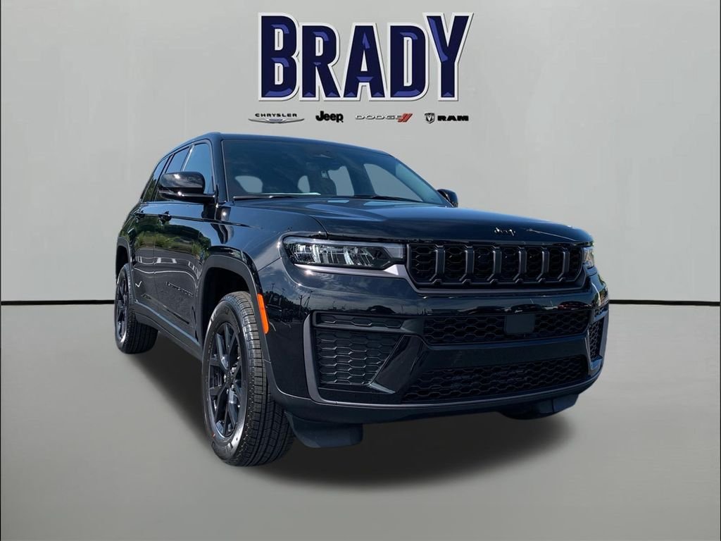 New 2026 Diamond Black Crystal Pearl-Coat Exterior Paint Jeep Laredo Altitude image 1