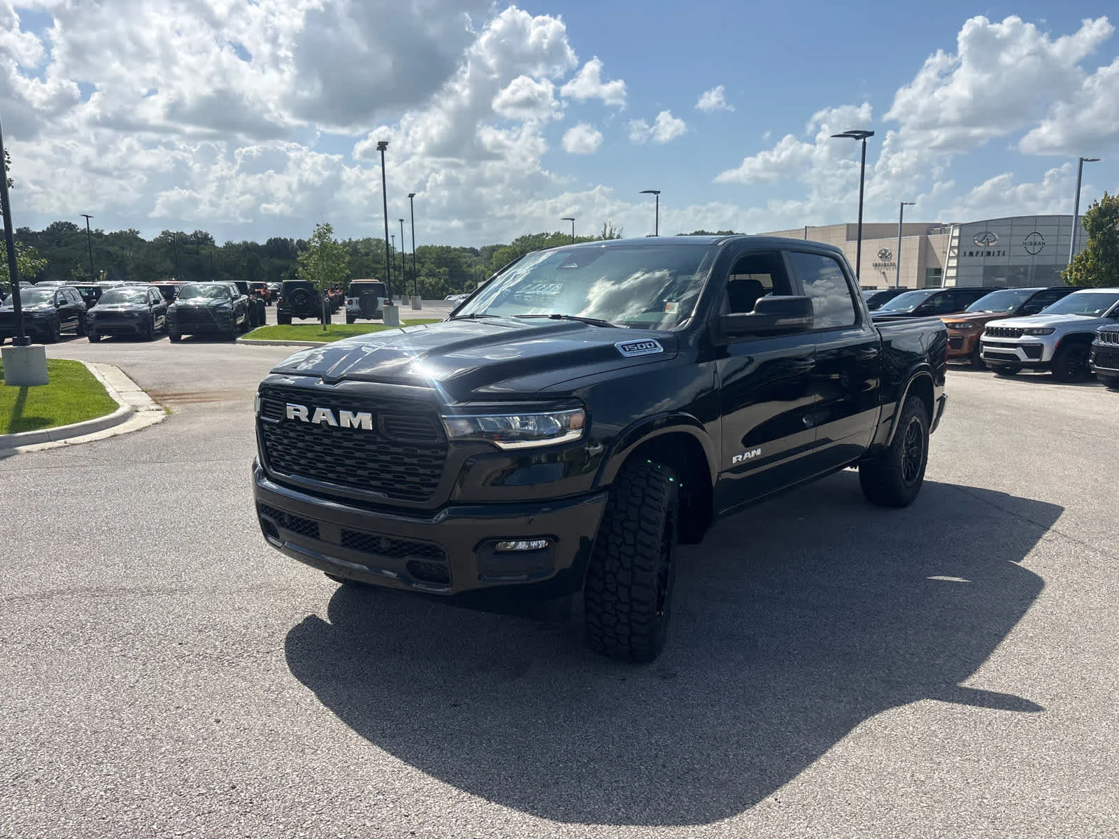 New 2026 Diamond Black Crystal Pearl-Coat Exterior Paint RAM Big Horn image 5