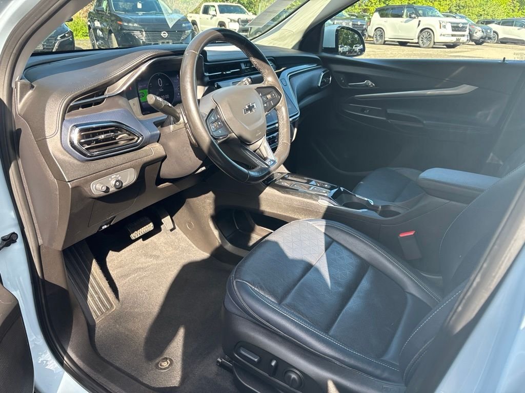 Used 2023 Blue Chevrolet Premier image 9