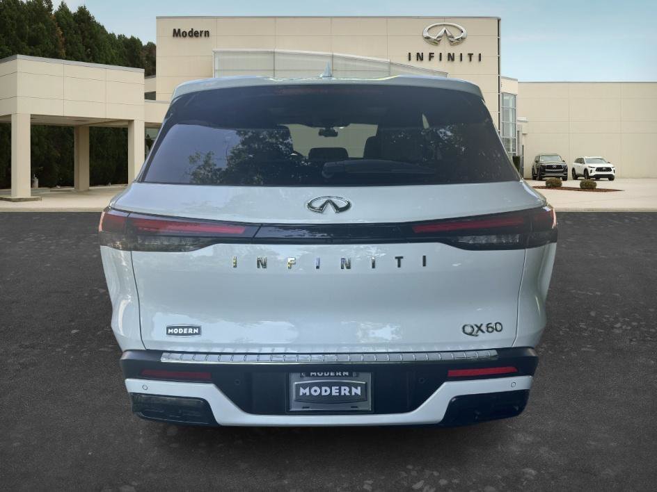 Used 2025 Glacier White INFINITI PURE image 23