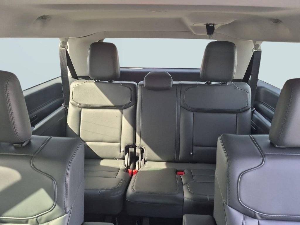 New 2027 Star White Metallic Tri-Coat Ford MAX Active image 70