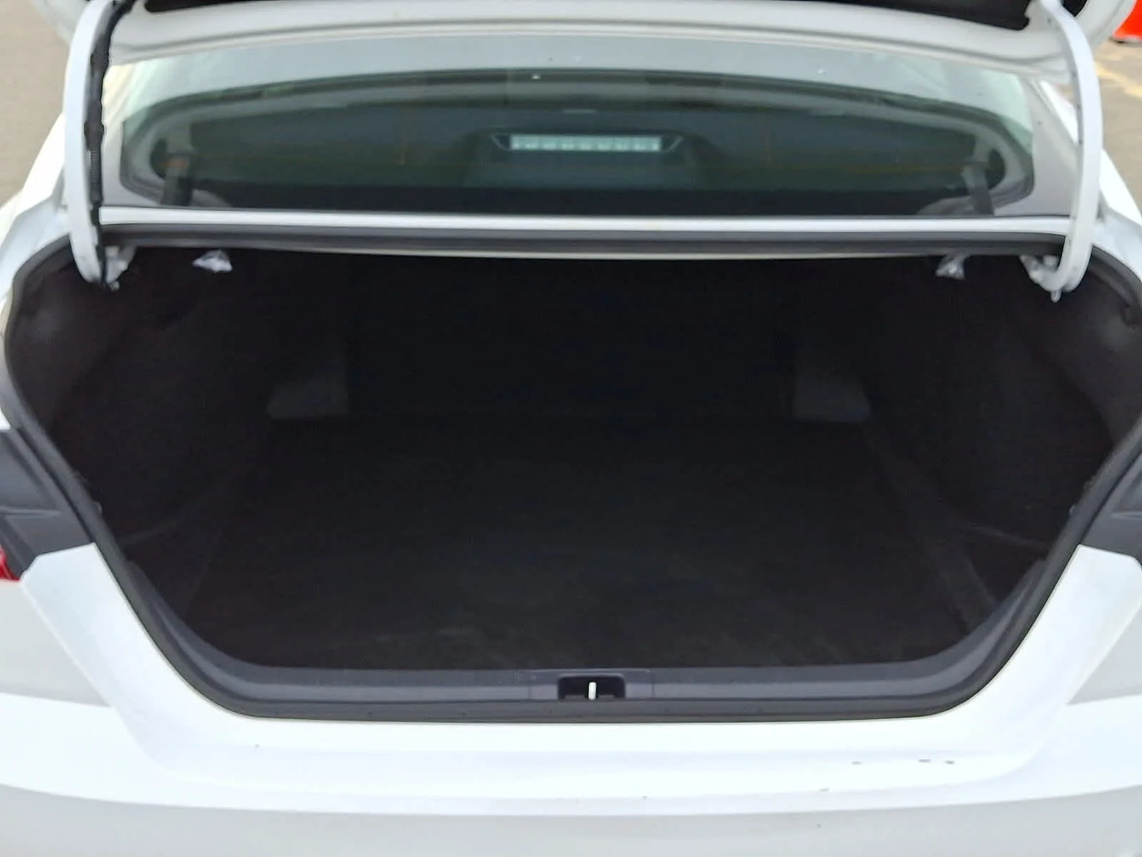 Used 2025 Ice Cap Toyota LE image 31