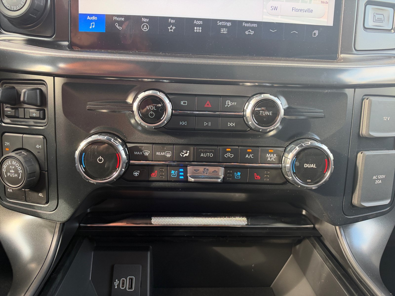 New 2026 Agate Black Metallic Ford LARIAT image 7