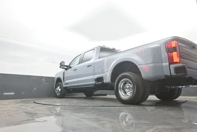 New 2026 Glacier Gray Metallic Tri-Coat Ford F-350® Platinum® image 36