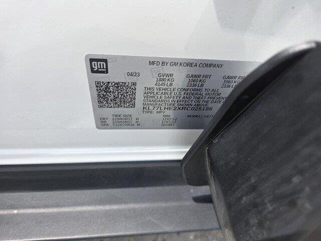 Used 2024 Summit White Chevrolet LT image 30