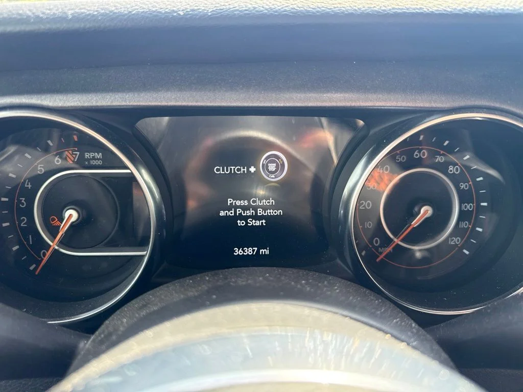 Used 2023 Green Jeep Mojave image 12