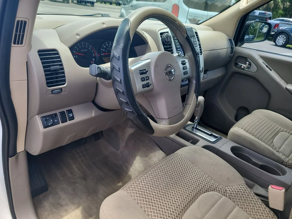 Used 2017 White Nissan SV image 14