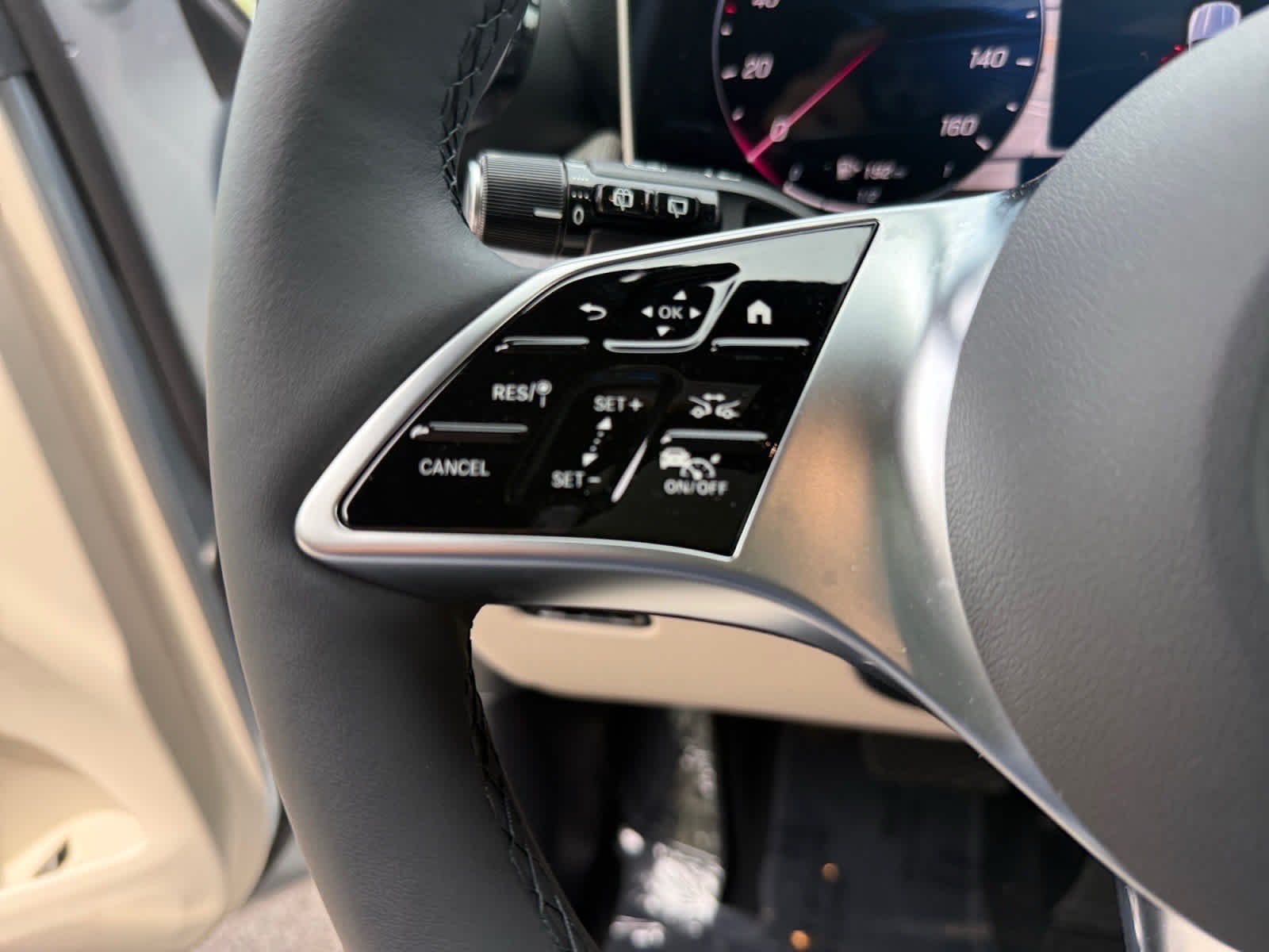 New 2026 Cirrus Silver Metallic Mercedes-Benz GLC 300 image 23