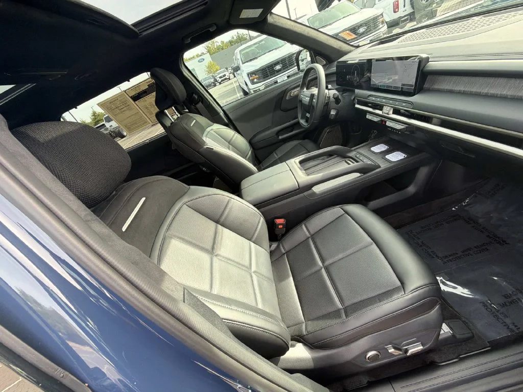 Used 2027 Black Kia SX-Prestige image 31