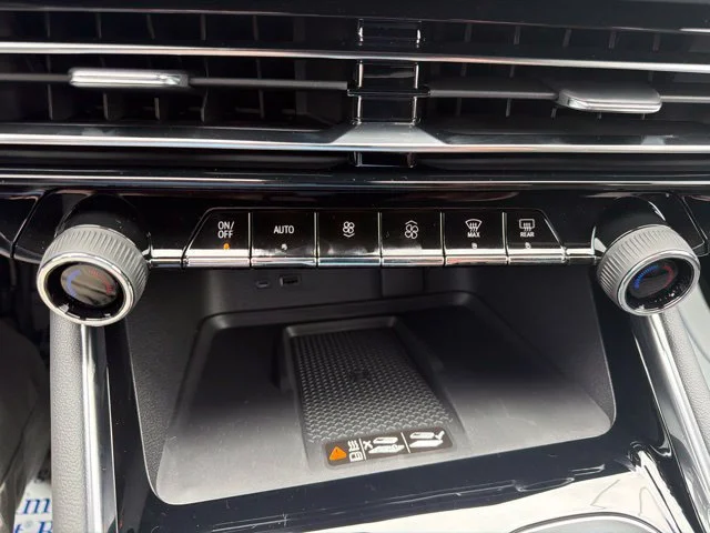 New 2027 Mosaic Black Metallic Chevrolet LT image 39