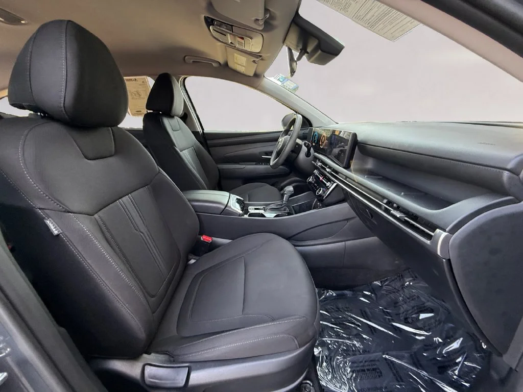 Used 2025 Gray Hyundai SEL image 17
