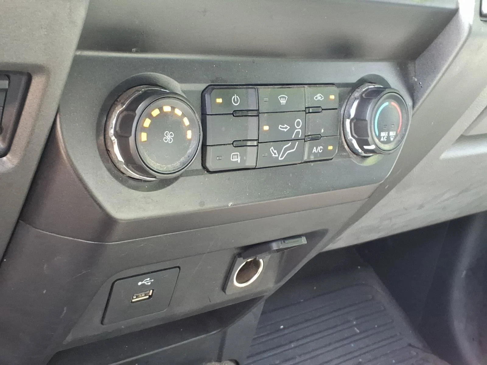 Used 2019 Oxford White Ford XL image 14