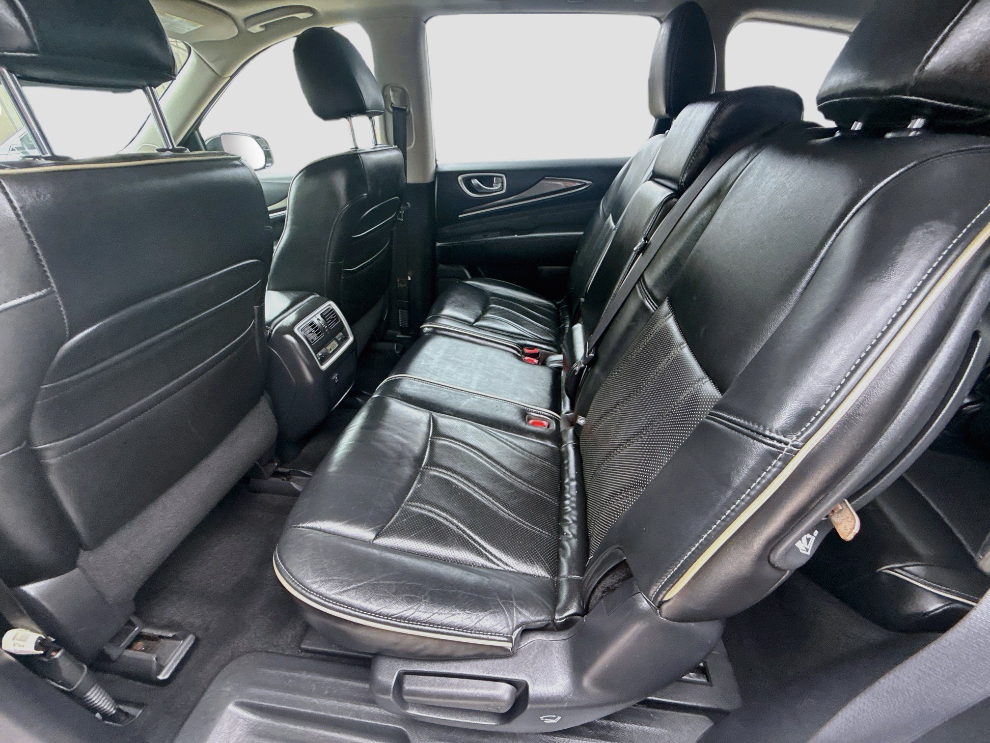 Used 2017 Liquid Platinum INFINITI Base image 21