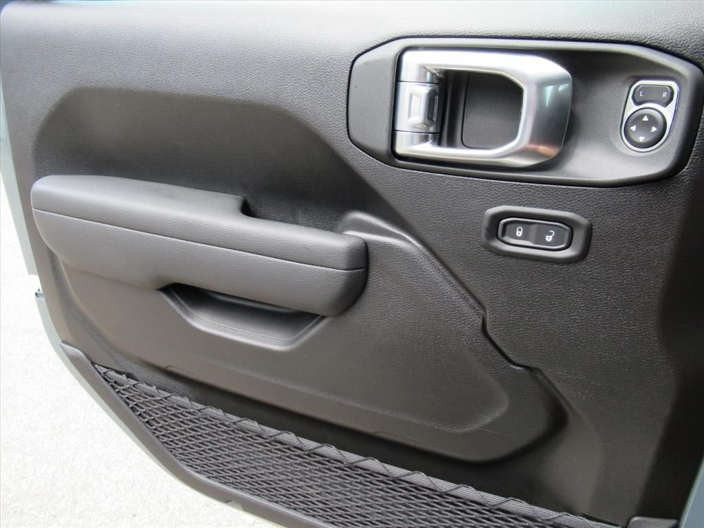 New 2026 Anvil Clear-Coat Exterior Paint Jeep Sport S image 19