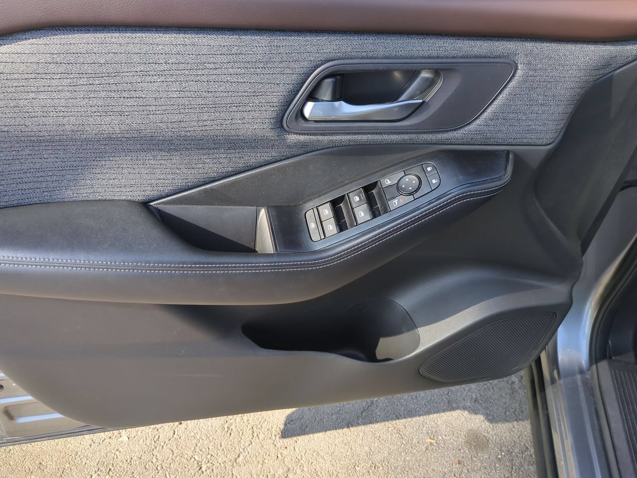 Used 2023 Gun Metallic Nissan SV image 21