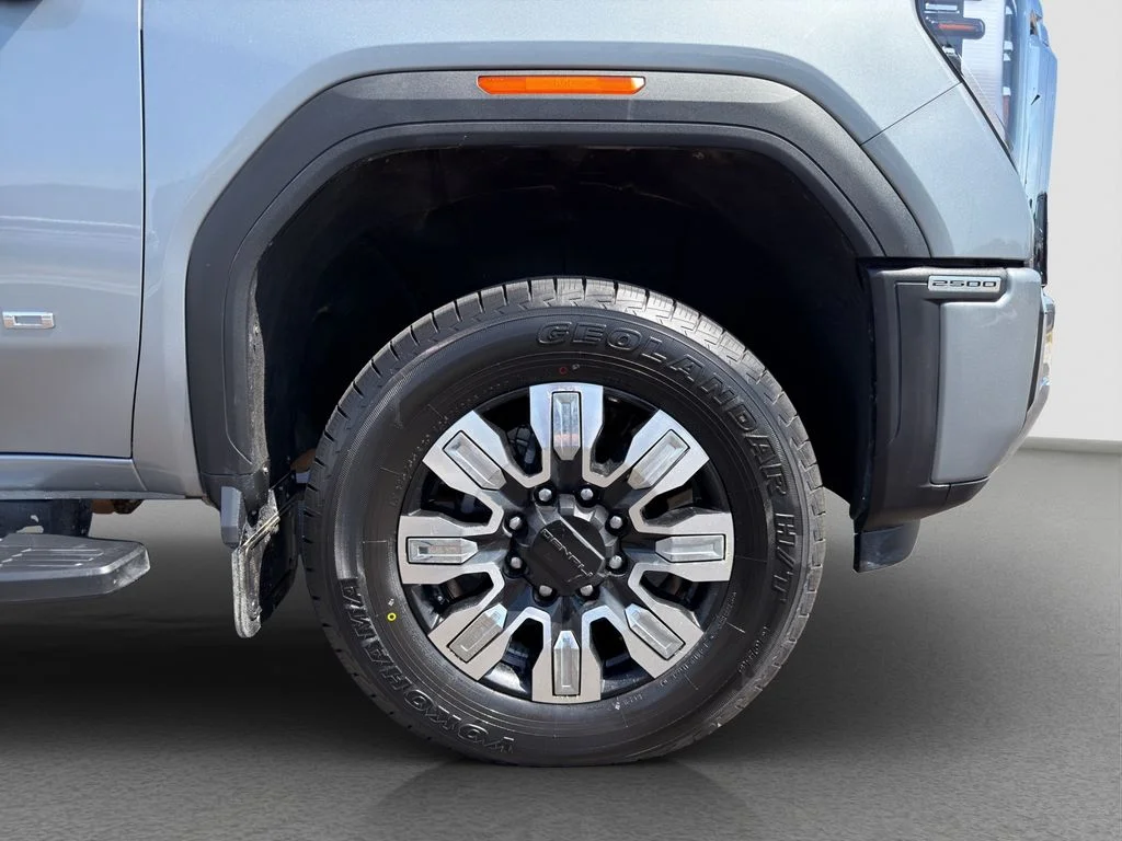 Used 2024 Silver GMC Denali image 22
