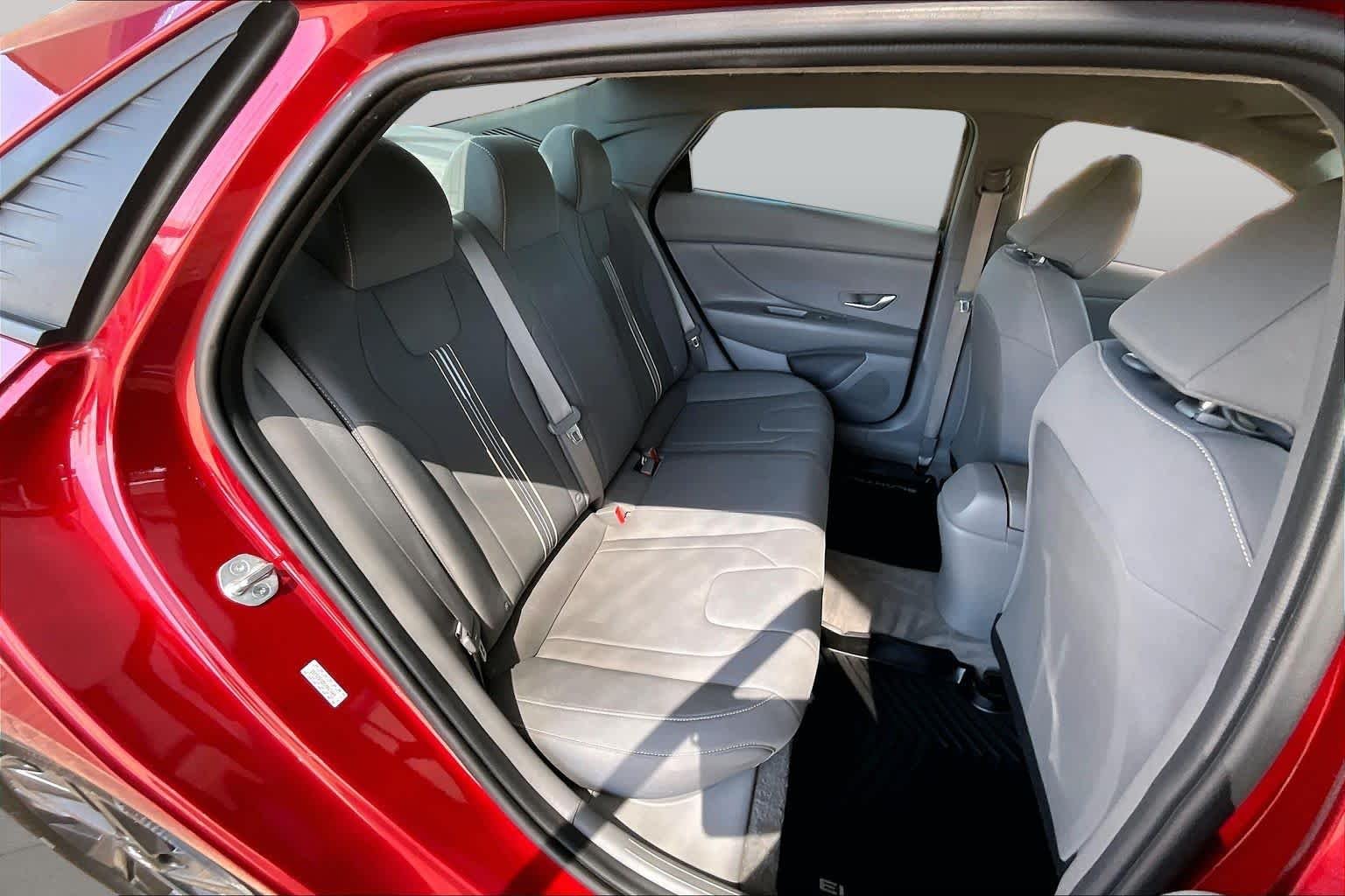 Used 2023 Ultimate Red Hyundai SEL image 19