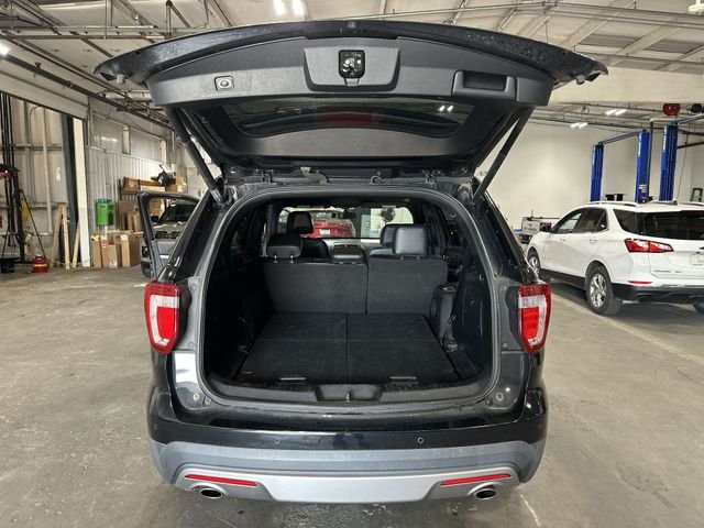 Used 2017 Black Ford XLT image 25