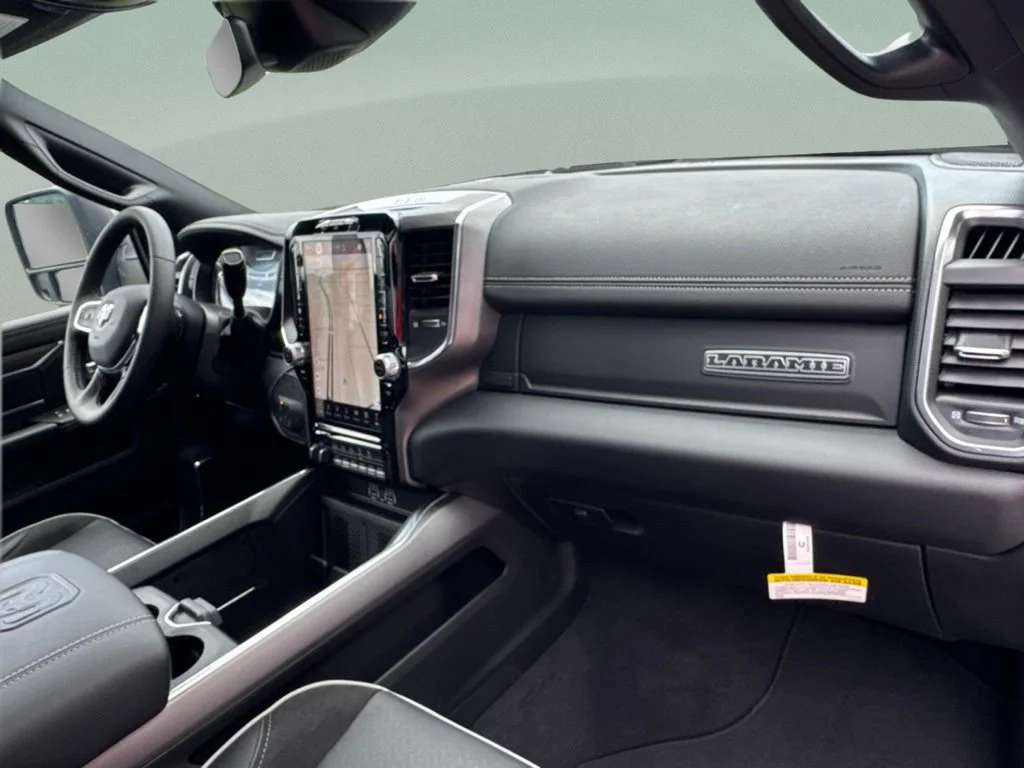 New 2026 Diamond Black Crystal Pearl-Coat Exterior Paint RAM Laramie image 29