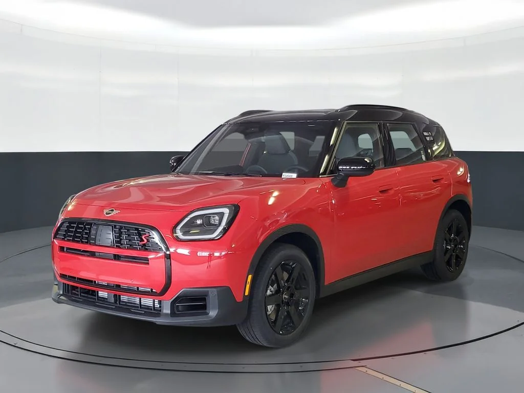 Used 2026 Red MINI  image 1