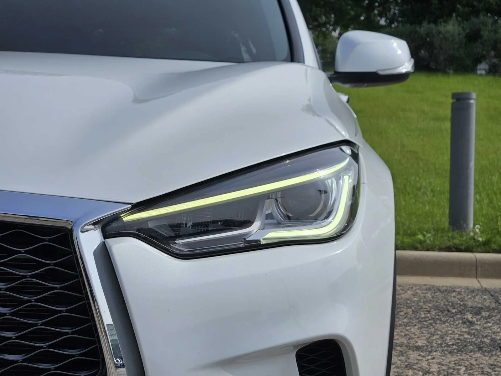 Certified Used 2023 Radiant White INFINITI LUXE image 10