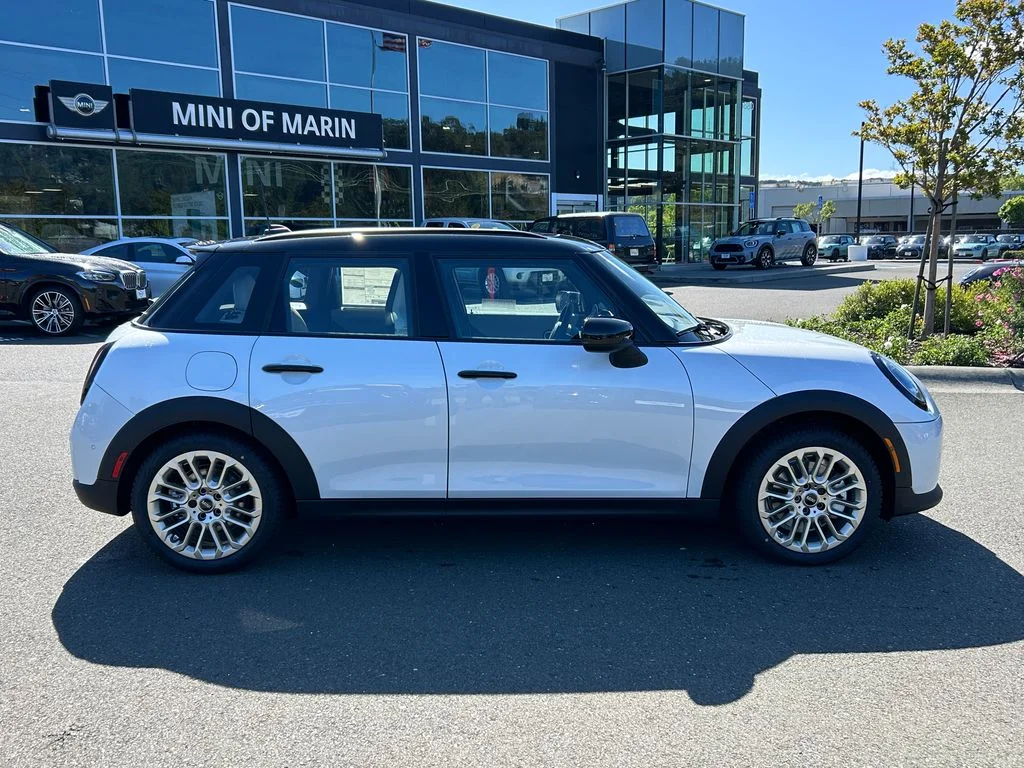 New 2026 Nanuq White Metallic MINI Signature Plus image 6