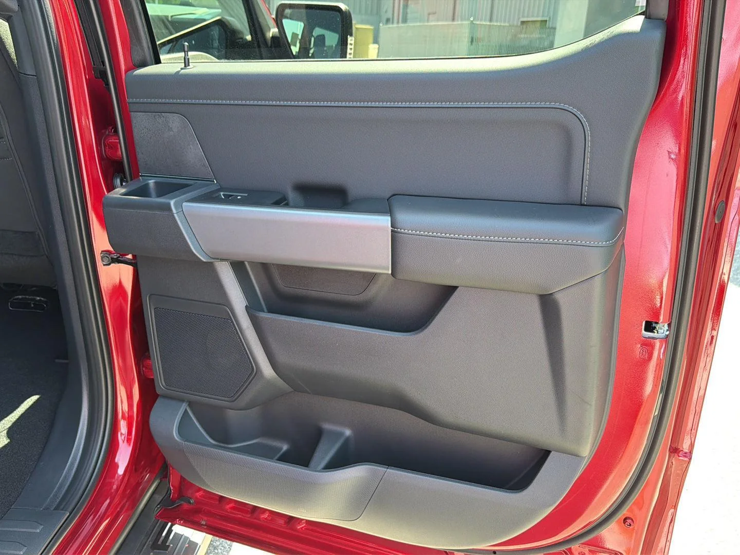 New 2026 Ruby Red Metallic Tinted Clearcoat Ford XLT image 22